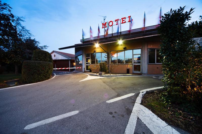 Motel Autosole Cornegliano Laudense Экстерьер фото